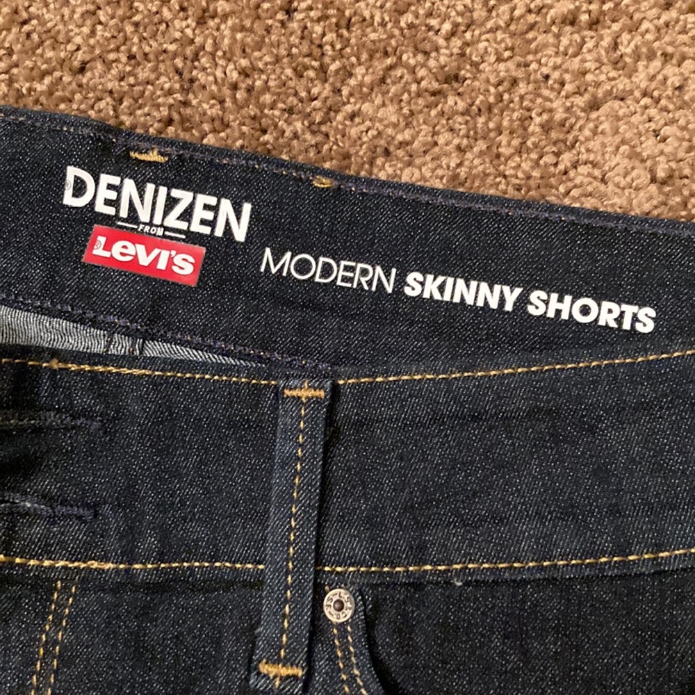 DENIZEN LEVIS WOMEN’S SHORTS. SIZE 18. CUFFS. DARK BLUE. NWOT - Picture 3 of 7